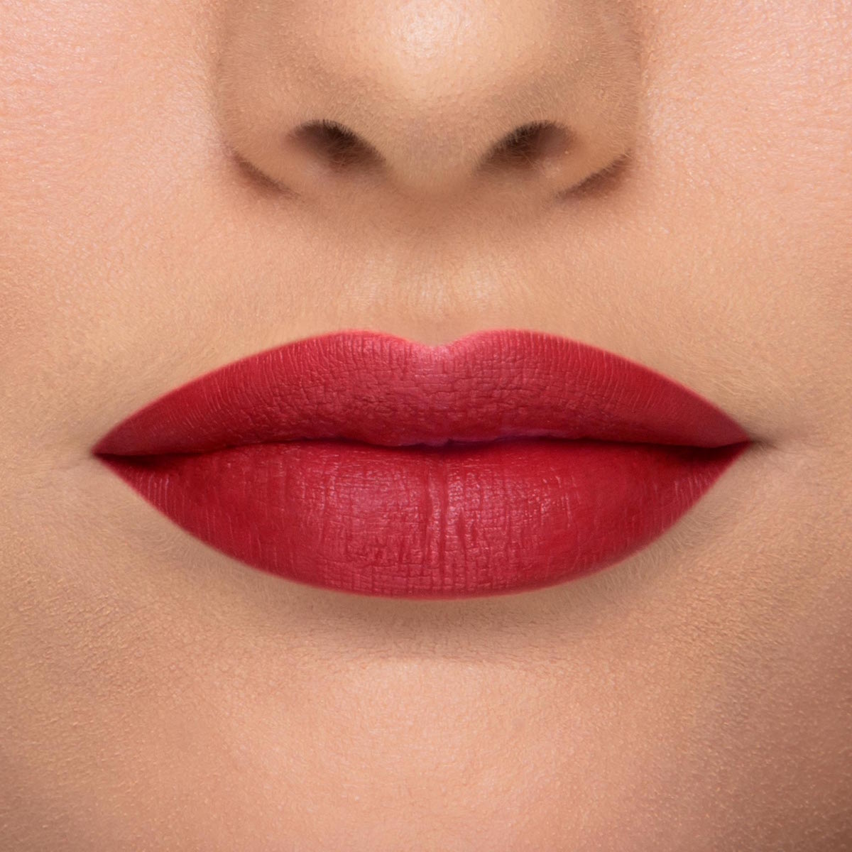 LADY BOLD LIP LINER (DELINEADOR DE LABIOS)